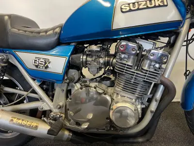 SUZUKI GSX 750 – foto 3