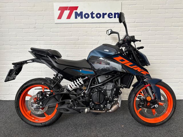 ktm - 125-duke