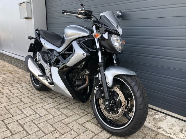 suzuki - sfv-650-gladius