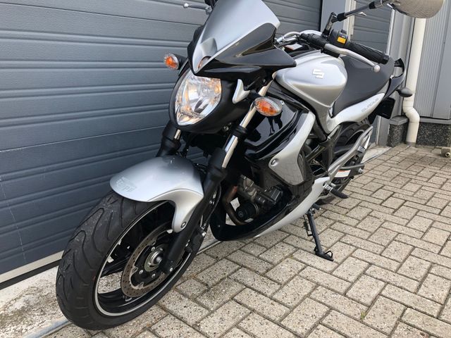 suzuki - sfv-650-gladius