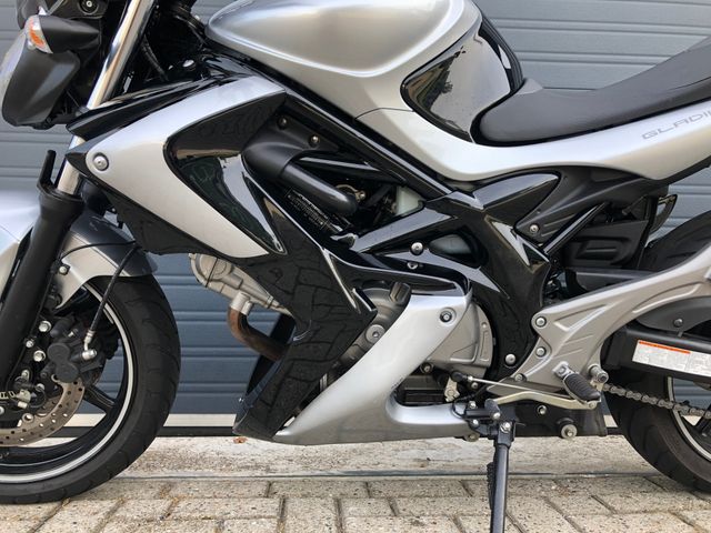 suzuki - sfv-650-gladius