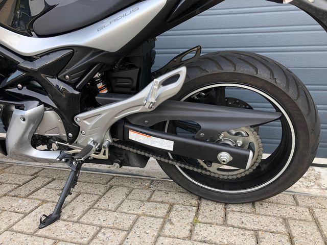 suzuki - sfv-650-gladius
