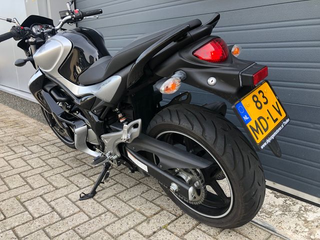 suzuki - sfv-650-gladius
