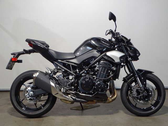 kawasaki - z900