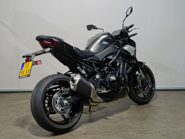 kawasaki - z900