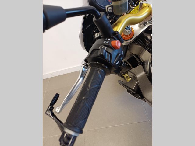 aprilia - tuono-1000-r