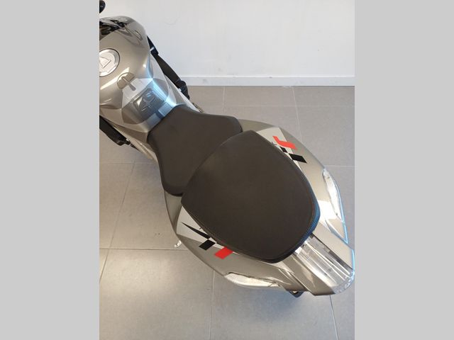 aprilia - tuono-1000-r