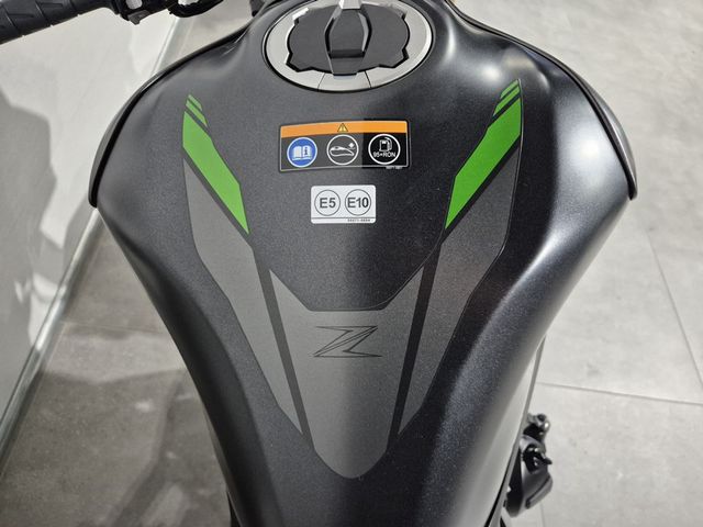 kawasaki - z900-se