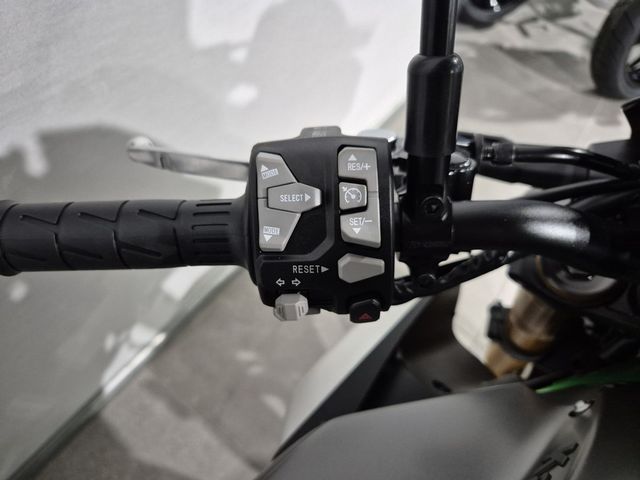 kawasaki - z900-se