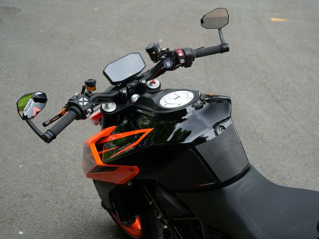 ktm - 1290-super-duke-r