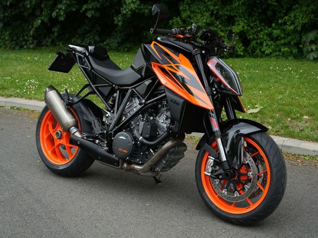 ktm - 1290-super-duke-r