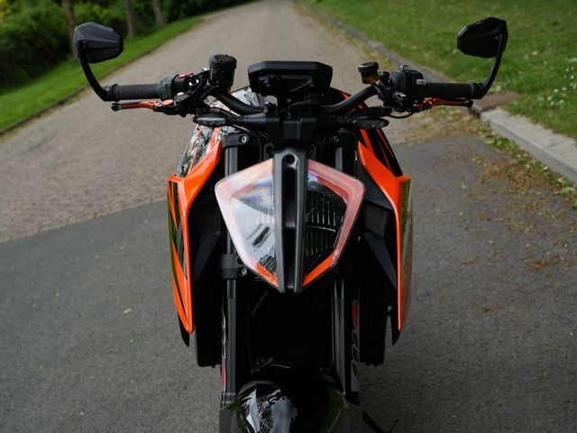 ktm - 1290-super-duke-r