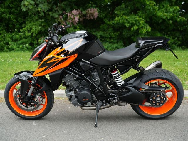 ktm - 1290-super-duke-r