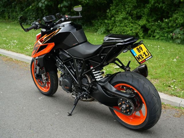 ktm - 1290-super-duke-r