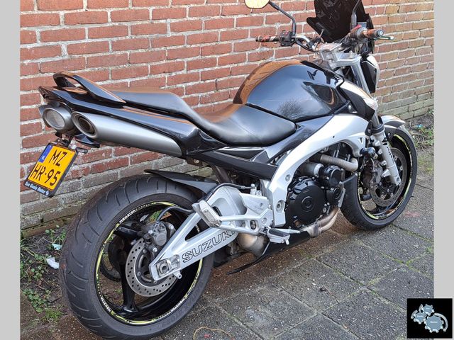 suzuki - gsr-600