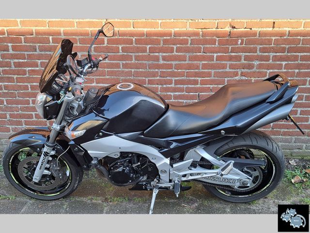 suzuki - gsr-600