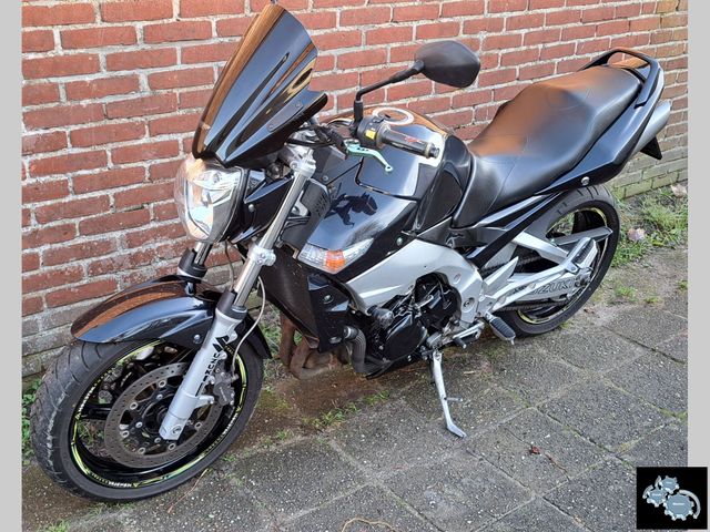 suzuki - gsr-600