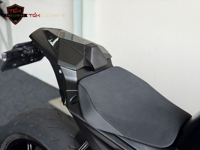 ktm - 1390-super-duke-r