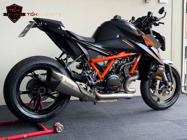 ktm - 1390-super-duke-r