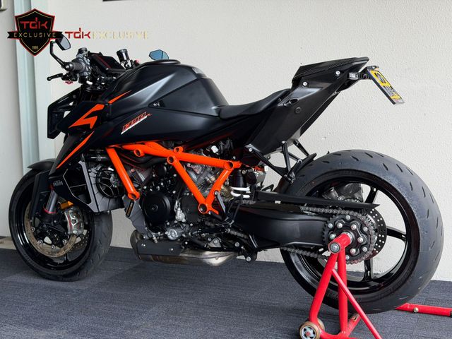ktm - 1390-super-duke-r