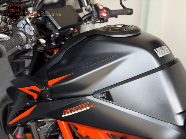 ktm - 1390-super-duke-r