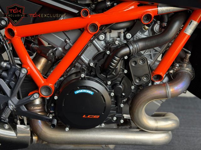 ktm - 1390-super-duke-r