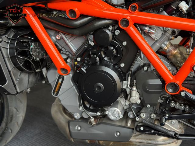 ktm - 1390-super-duke-r