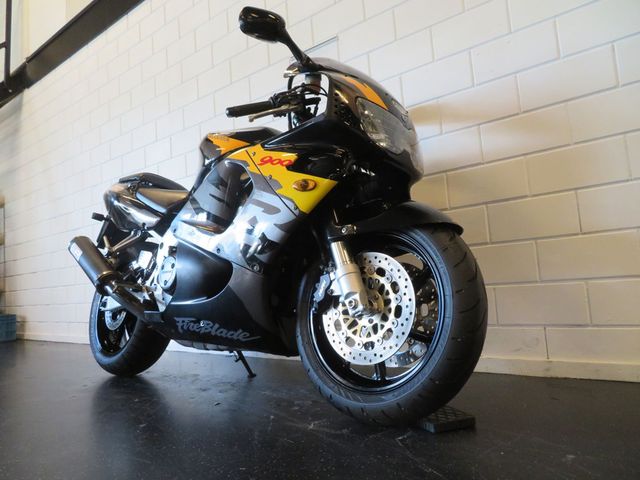 honda - cbr-900-rr-fireblade