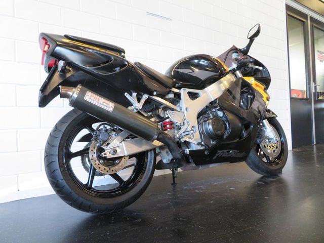 honda - cbr-900-rr-fireblade