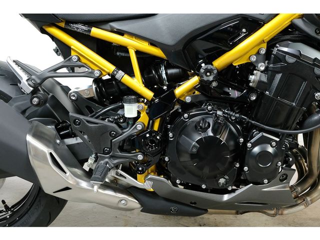 kawasaki - z900
