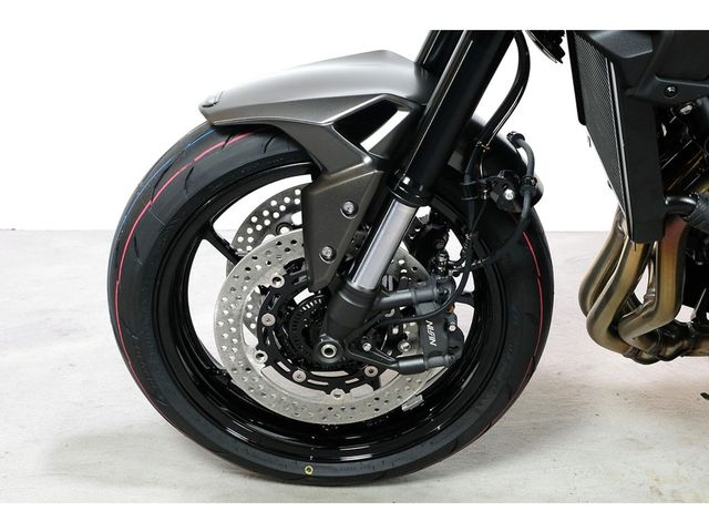 kawasaki - z900