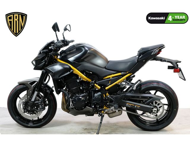kawasaki - z900