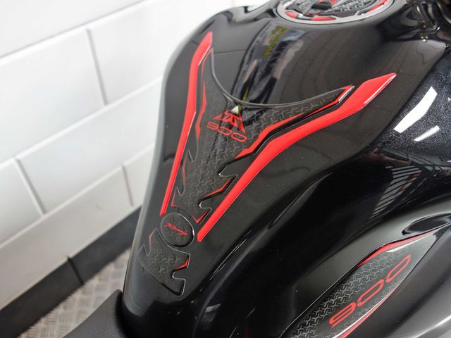 kawasaki - z900