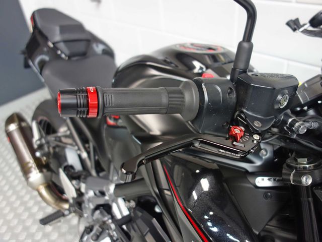 kawasaki - z900