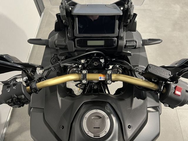 honda - crf-1100-l-africa-twin-adventure-sports