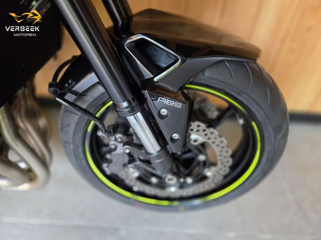 kawasaki - z900