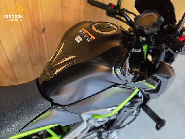 kawasaki - z900