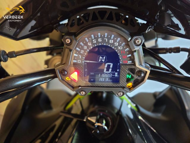 kawasaki - z900
