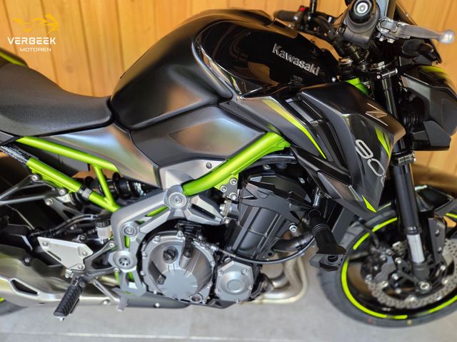 kawasaki - z900
