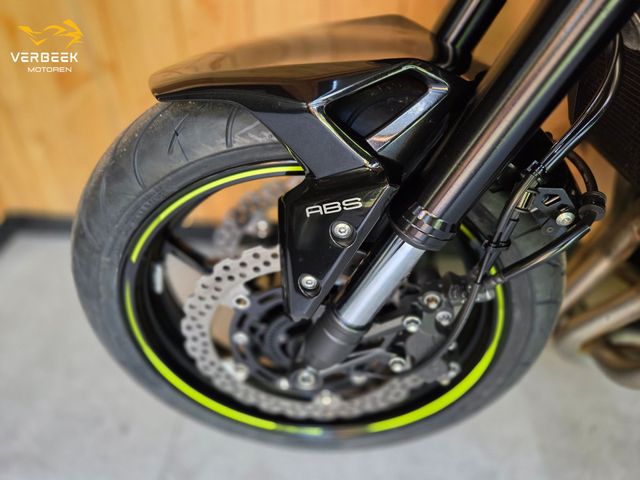 kawasaki - z900