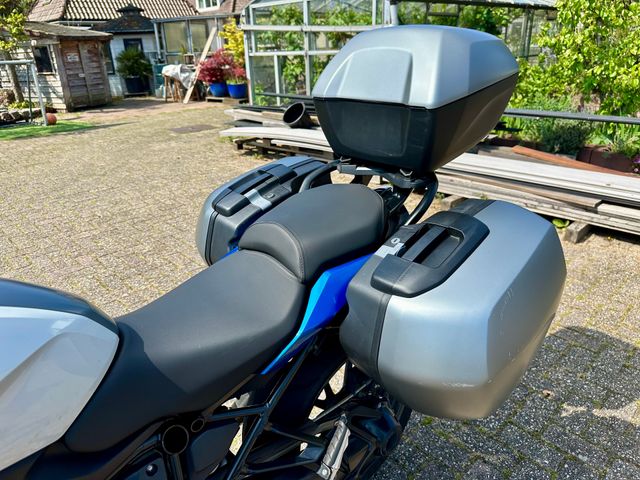 bmw - r-1200-rs