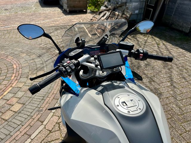 bmw - r-1200-rs