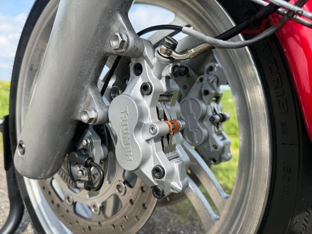 triumph - thunderbird