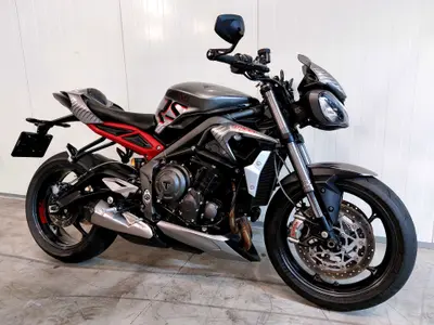 TRIUMPH STREET TRIPLE 765 RS – foto 3