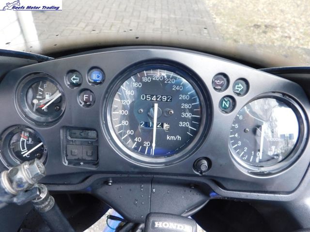 honda - cbr-1100--xx-super-blackbird
