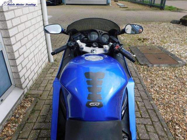 honda - cbr-1100--xx-super-blackbird