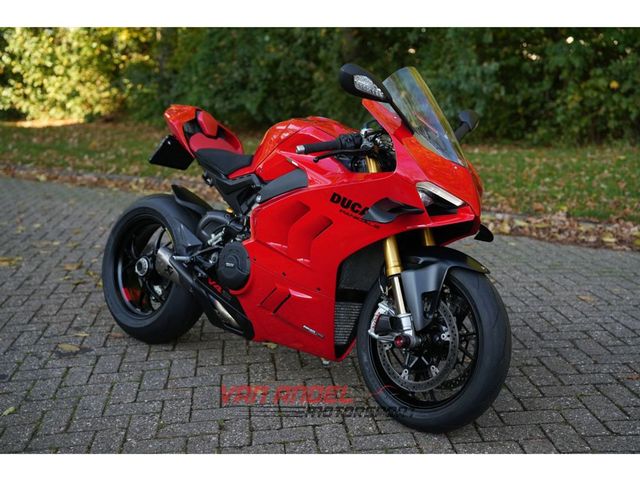 ducati - panigale-v4-s