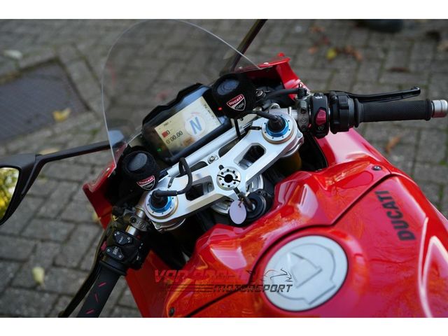 ducati - panigale-v4-s
