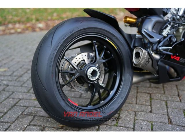 ducati - panigale-v4-s