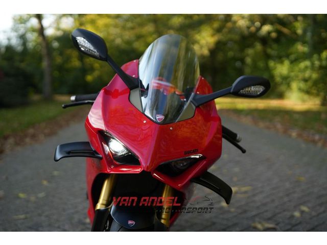 ducati - panigale-v4-s
